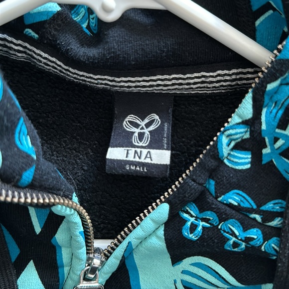 TNA Zip Up Hoodie - Size Small - Great Condition!! Only worn a handful of times! - Picture 4 of 4